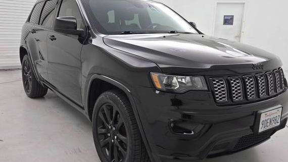 JEEP GRAND CHEROKEE 2018 1C4RJEAG9JC304523 image